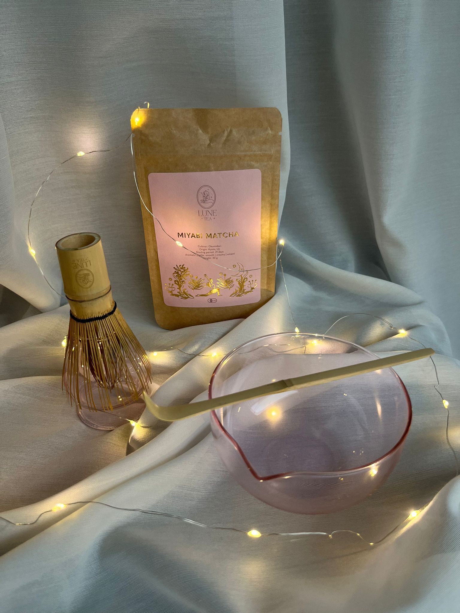 Rózowy zestaw do matchy - szklany matchawan i podstawka pod chasen